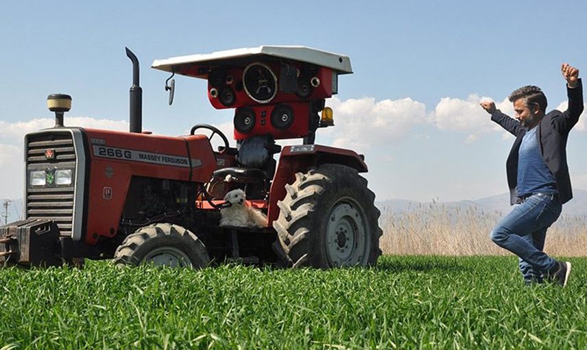 Çorum'da Çiftçi Tarlasını Sürerken Nesne Buldu: Ekiplere Haber Verdi
