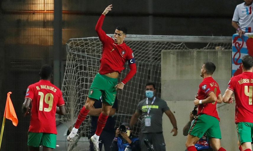 Cristiano Ronaldo, Yine Tarihe Geçti!