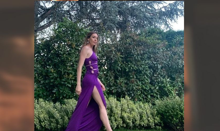 Güzel anne Sinem Kobal'ın süper minili pozlarına yorum yağdı!