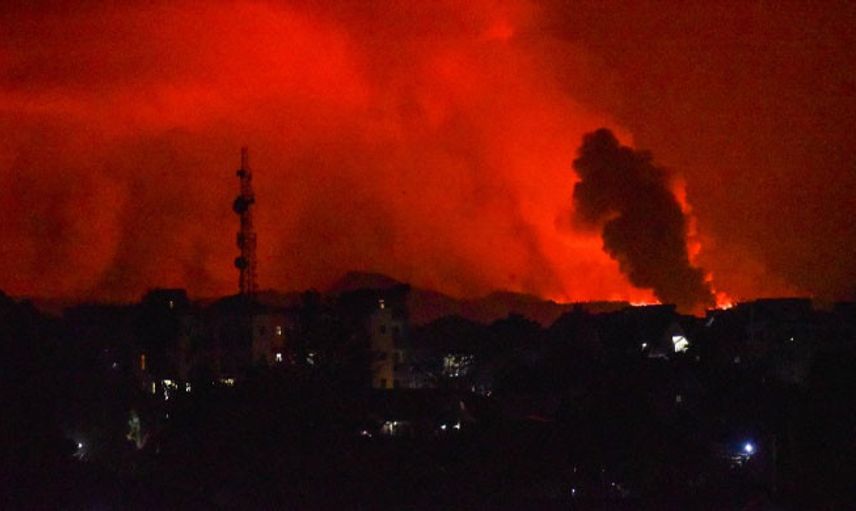 Afrika'nın En Aktif Yanardağı Nyiragongo Patladı: Goma Nüfusu Sokaklara Döküldü