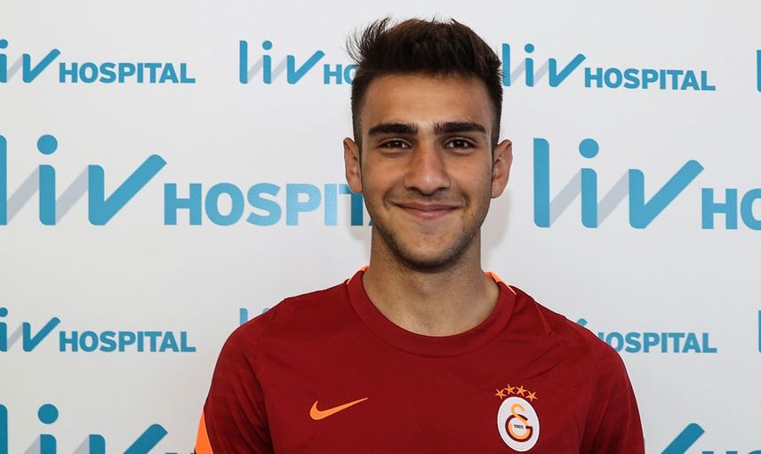 Galatasaray taraftarları altyapıdaki Eren Aydın'ın, Fenerbahçeli Arda Güler gibi değerlendirilmemesini eleştirdi!