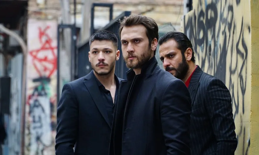 Çukur Dizisinin Ünlü İsmi Kadrodan Ayrılıyor mu?