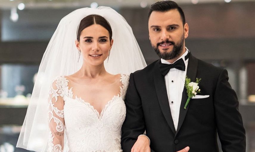 Buse Varol'la boşanmanın eşiğinden kıl payı dönen ünlü şarkıcı Alişan eşinin doğum gününü büyük aşkla kutladı