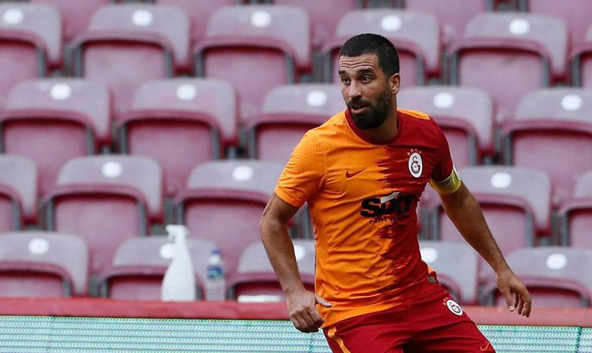 Galatasaraylı Arda Turan'ın Garsona Karşı Davranışı Gündem Oldu!