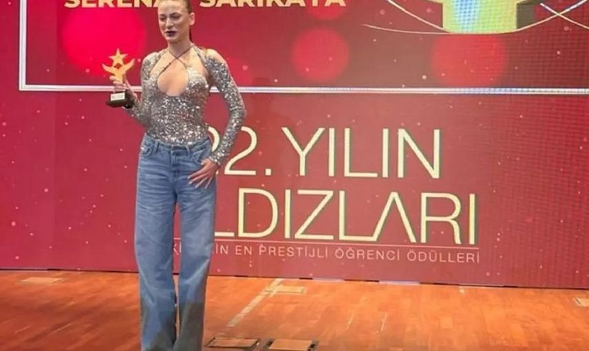 Serenay Sarıkaya'dan ödül törenine damga vuran sözler: Eski sevgilime seslenirken...