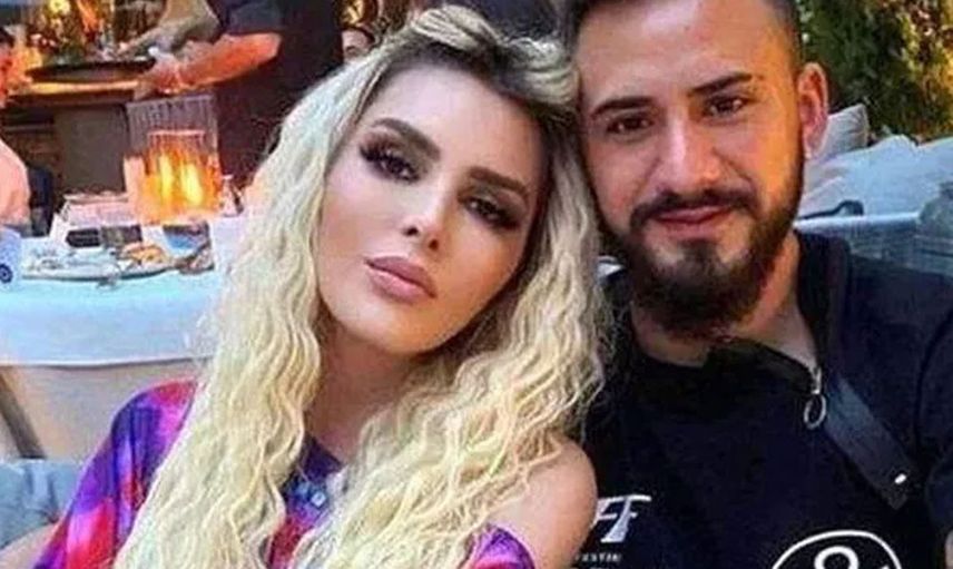 Selin Ciğerci paylaşımlarına hız kesmeden devam ediyor: Mini şortuyla kamera karşısına geçti takipçileri beğeni yağmuruna tuttu