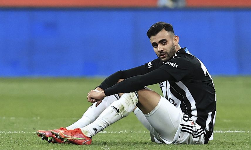 Ahmet Nur Çebi Ghezzal'ın Menajerine Rest Çekti!
