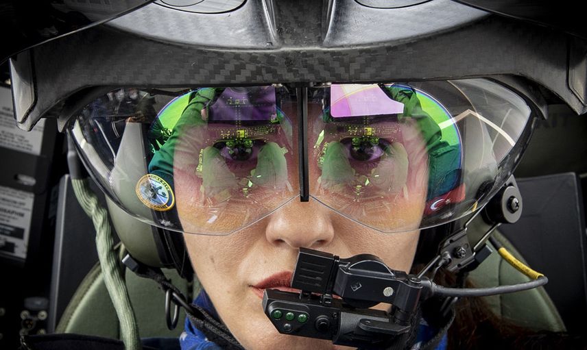 8 Nisan 2021: Türkiye'nin İlk Kadın Taarruz Helikopter Pilotu Özge Karabulut oldu