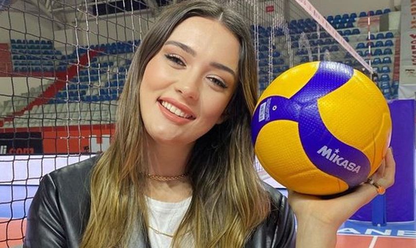 Milli voleybolcu Zehra Güneş ödül töreninde giydiği kıyafetle ağızları açık bıraktı
