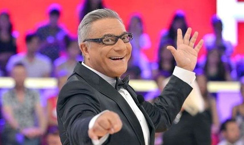 İki erkek oturdu 20 yaşındaki genç kızı cinsellik muhabbetine konu etti! Mehmet Ali Erbil'den skandal açıklama