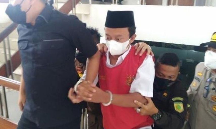 Sosyal medya ayağa kalktı: Okul müdürü 13 kız öğrencisine cinsel istismarda bulundu
