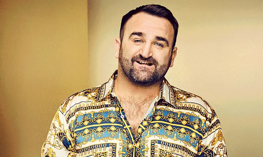 Küçük Kızdan Uygunsuz Fotoğraf İsteyen Şarkıcı Danny Tetley Tutuklandı