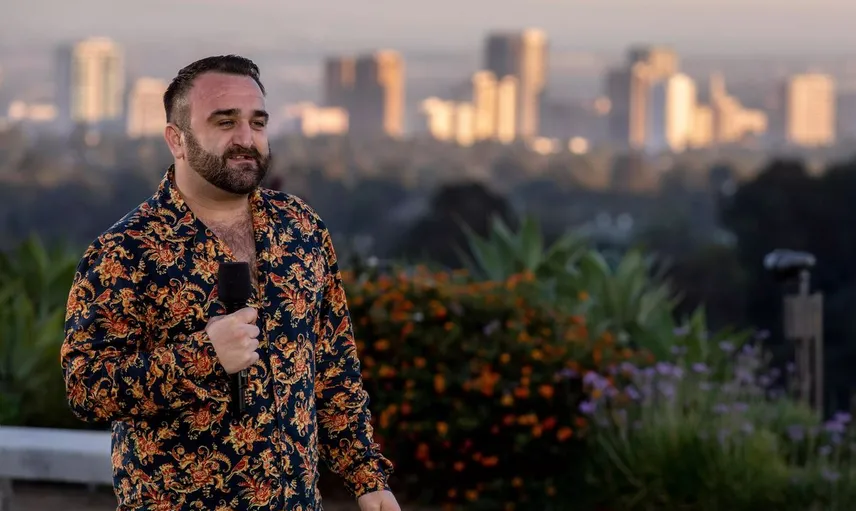 Küçük Kızdan Uygunsuz Fotoğraf İsteyen Şarkıcı Danny Tetley Tutuklandı