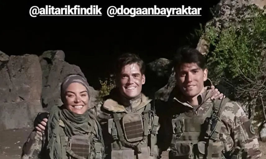  Gaye Turgut Evin'in Savaşçı Setinde Çok Eğleniyor