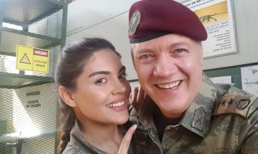  Gaye Turgut Evin'in Savaşçı Setinde Çok Eğleniyor