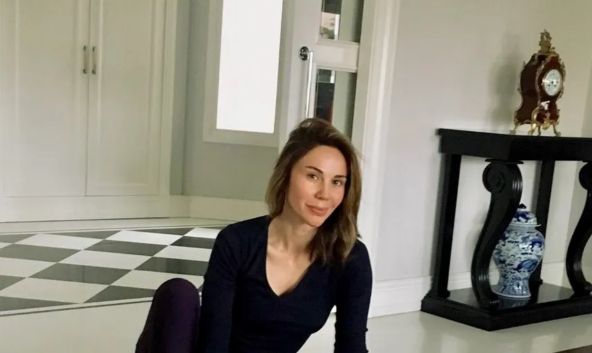 Demet Şener Yoga Okulu Açıyor