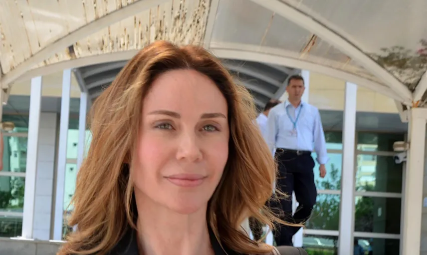 Demet Şener Yoga Okulu Açıyor