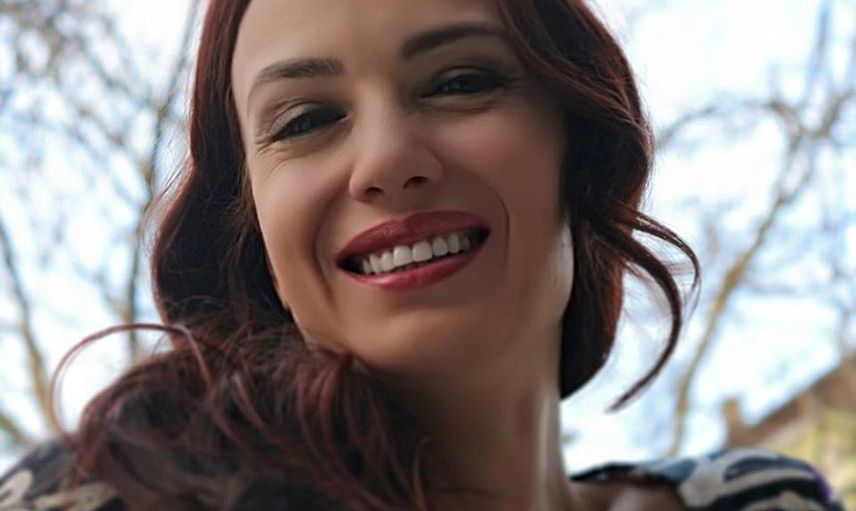 Deniz Uğur Kimdir? 