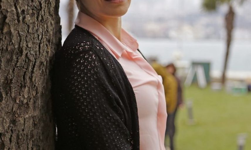 Deniz Uğur Kimdir? 