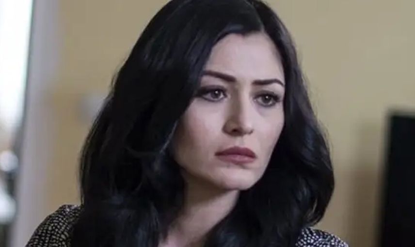 Deniz Çakır'dan Hülya Avşar'ın programında olay sözler: ''Öpüşmenin olmadığı ekranlarda''