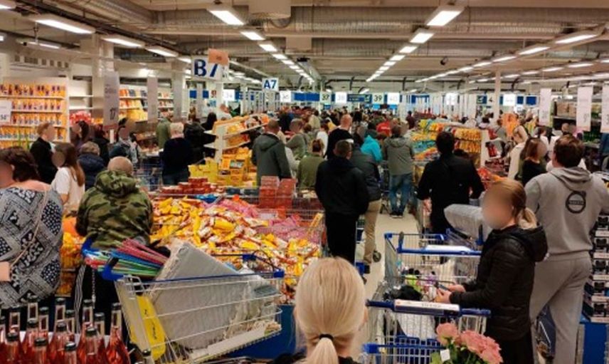 Denizli'de yeni bir skandal! Çıplak kadın markete girip alışveriş yaptı görüntüler şoke etti