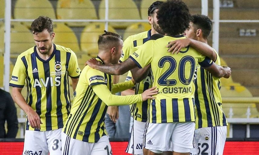 Dimitrios Pelkas'ın, Kadın Gazetecinin Yanında İdrarını Yaptığı Görüntüler Gündem Oldu!