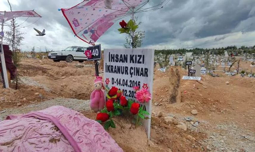 Deprem bölgesinden gelen görüntüler herkesi duygulandırdı: Türkiye’nin en buruk bayramı