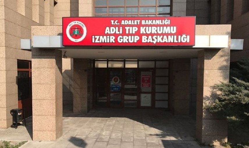 İzmir'de Oğluyla Tartışan Kadının Evden Cansız Bedeni Çıktı