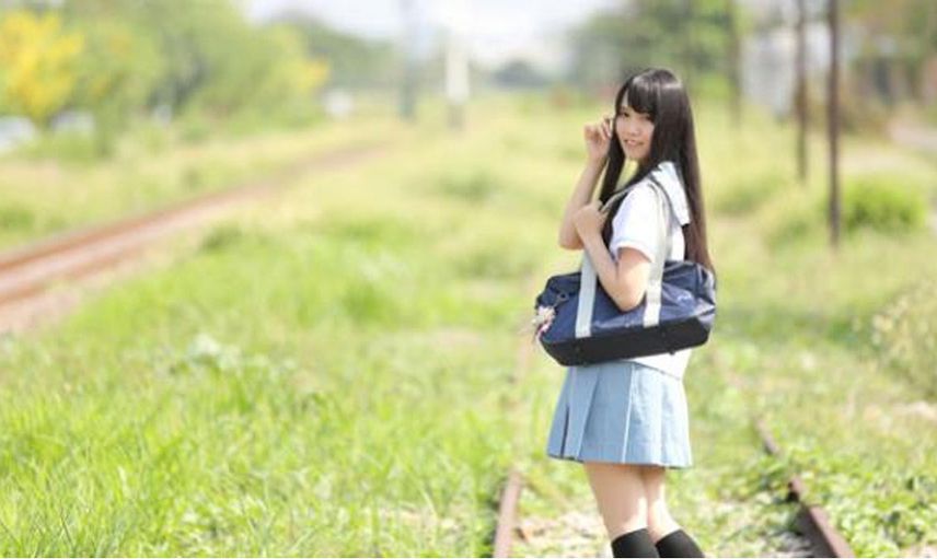 Japonya’da kız öğrencilerin saçını atkuyruğu yapması yasak! Nedeniyse şaka gibi