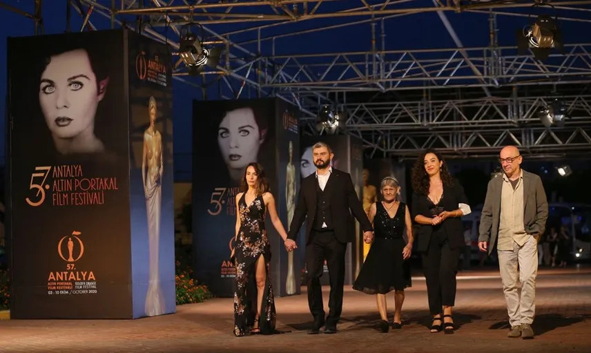 Altın Portakal Film Festivali Kırmızı Halıda Şıklık Yarışı