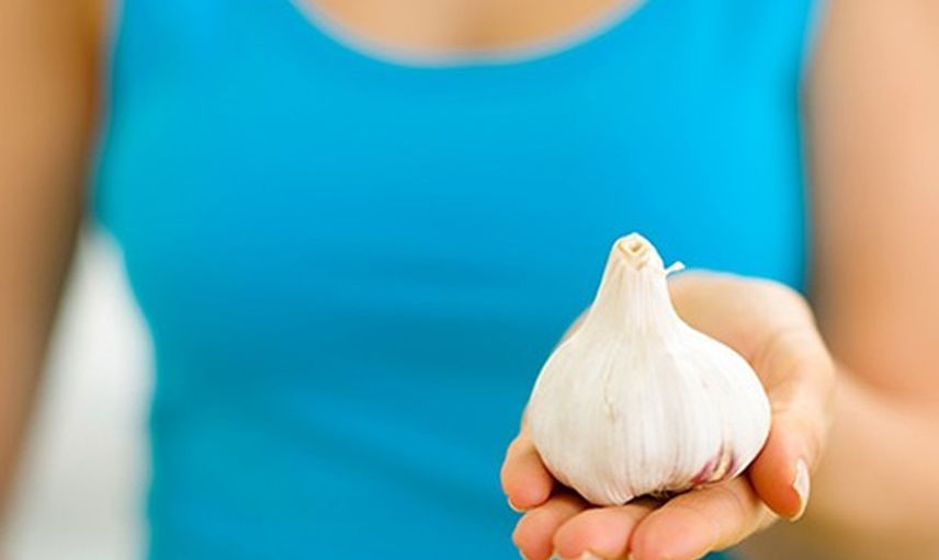 Doğal antibiyotiğin mucizesi! Genç kadın her gece sarımsak kürünü denedi sonucuna kocası bile inanamadı