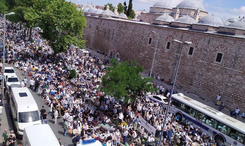 İsmailağa Cemaati'nin yeni lideri belli oldu! Mahmut Ustaosmanoğlu'nun yerine geçen isim herkesi şoke etti