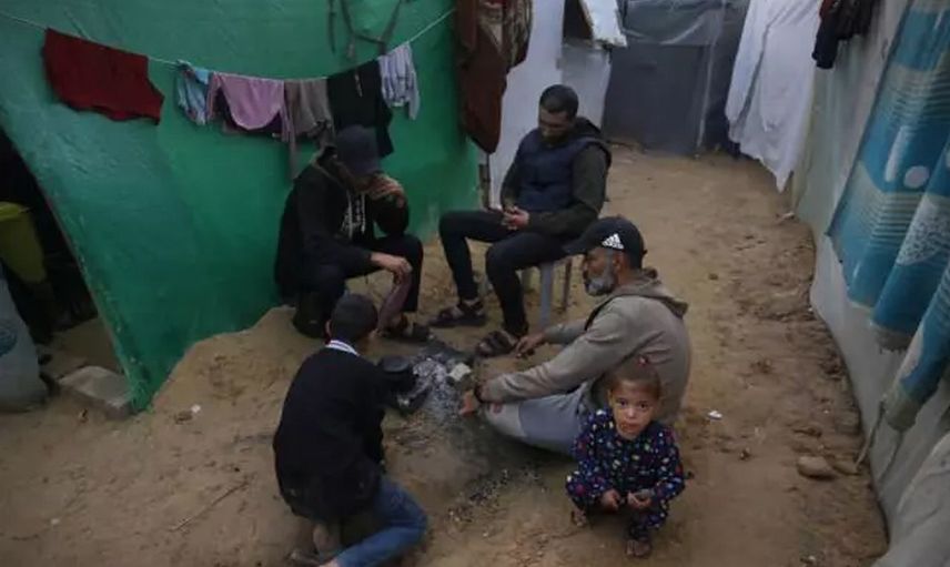 Filistinliler çadırlarda soğuk havayla mücadele ediyor: İşte o yürek yakan görüntüler...