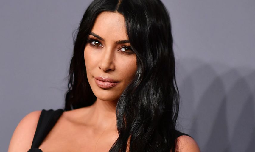 Dünyaca ünlü şov yıldızı Kim Kardashian'dan olay görüntüler! Pantolonunu indirip...