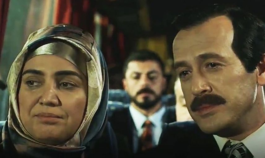 Seksenler dizisinin yıldız oyuncusu Özlem Baldız siyasete atıldı!