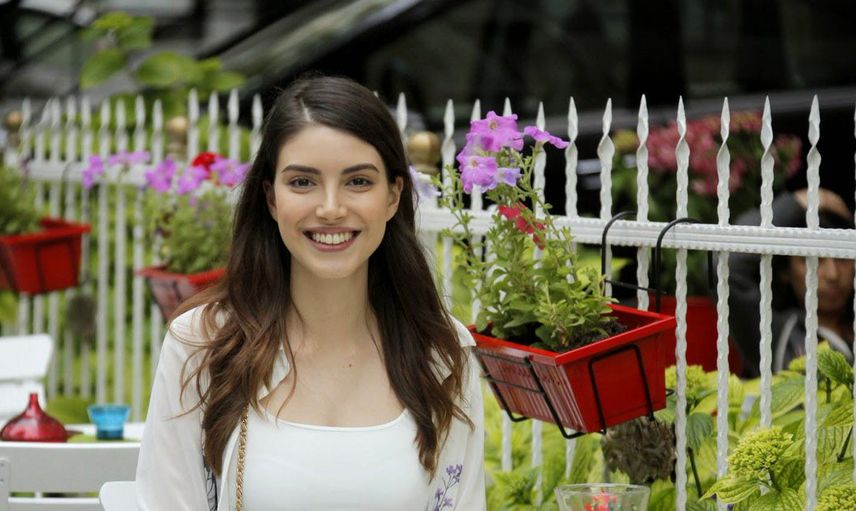 Deniz Baysal Kimdir?