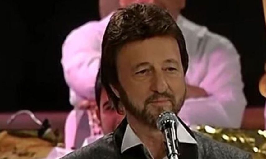 Selçuk Tekay Kimdir?