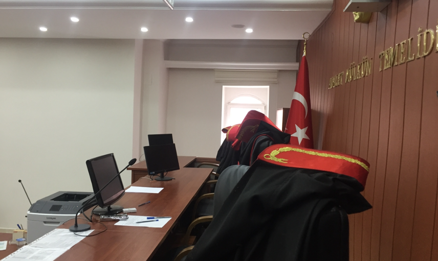 Mersin'de Eski Sevgilisine Önce Şantaj Yaptı Sonra da Uygunsuz Görüntülerini Sosyal Medyada Paylaştı