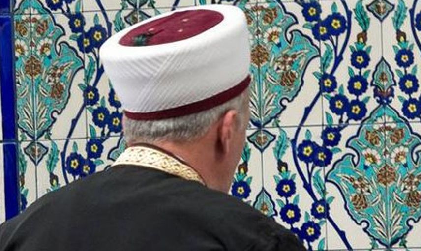 Din görevlilerinin şaşırtan plaj isteği!
