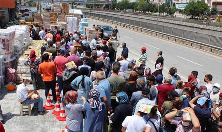 Sosyal Mesafesiz Market Kuyrukları
