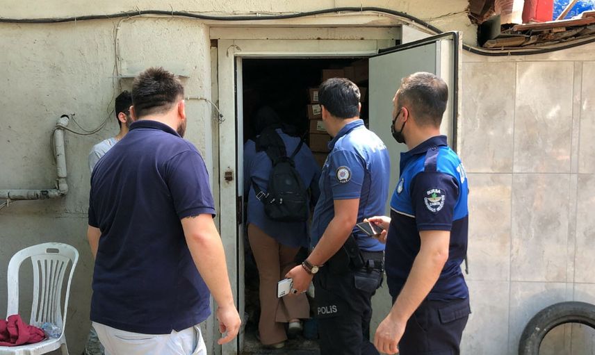 Et işleme tesisinde mide bulandıran görüntüler! Görenler bir daha et yiyemeyecek