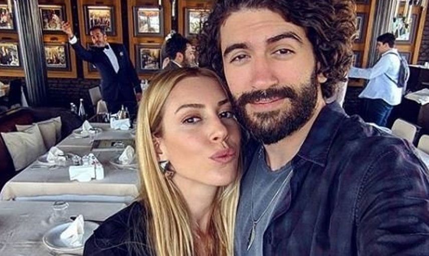 Sosyal medya bu fotoğrafı konuşuyor: Sinem Kobal’la aynı dizide rol aldığı kardeşinin o görüntüleri ortaya çıktı
