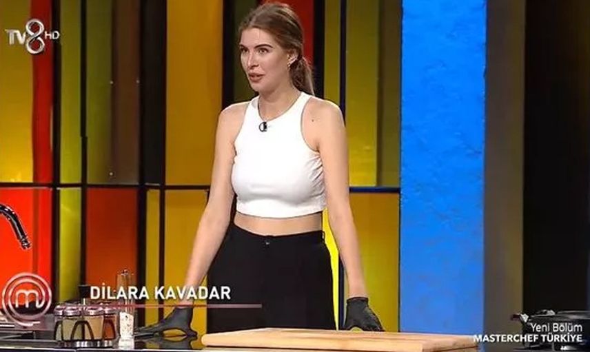 Güzelliğiyle büyüledi
