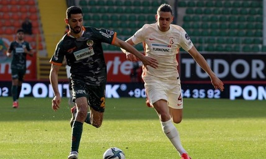 Galatasaray Teknik Direktörü Domenec Torrent Emre Akbaba'nın Transferi Hakkında Kritik Karar Aldı!
