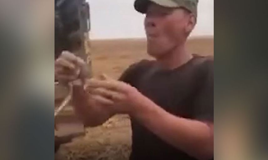 Rusya'da arkadaşlarına gösteriş yapmak için ağzına yılan sokan adamın hazin sonu