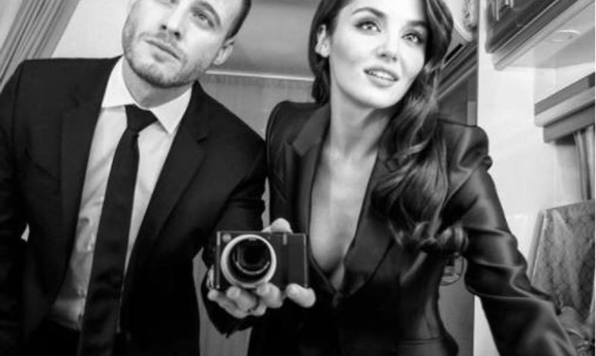 Kerem Bursin ve Hande Erçel'den Plaj Pozları! Şimdi De Bu Moda Oldu