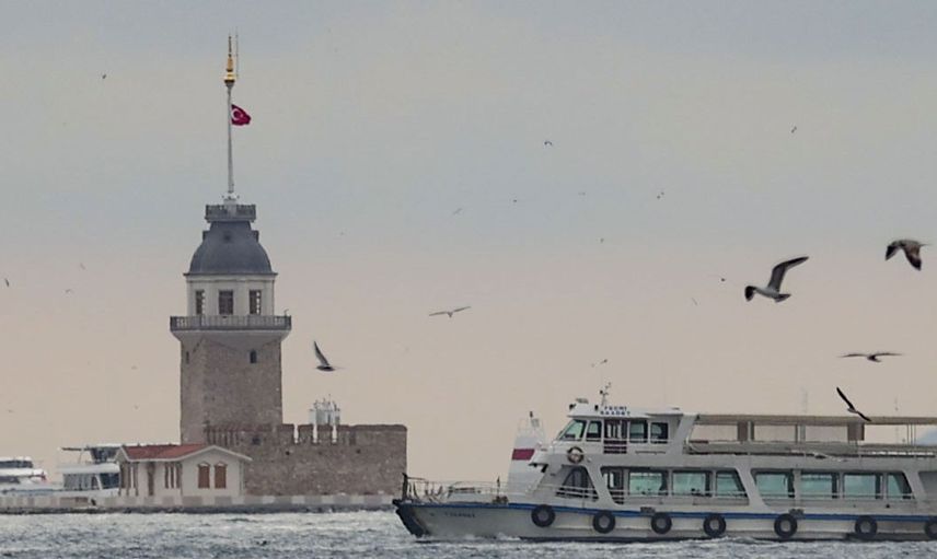 İstanbul Boğazı Yunuslarla dans etti...