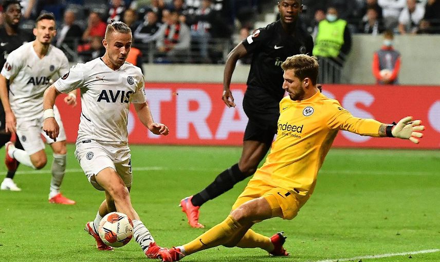 Eintracht Frankfurt- Fenerbahçe Maçında Penaltınının Tekrarlanmama Nedeni!