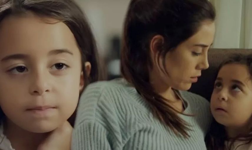 Ekranların yıldız çocuk oyuncusu Beren Gökyıldız mezuniyet elbisesiyle dikkat çekti