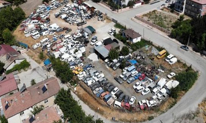 Elazığ'da Bulunan Araç Mezarlığı Sahipsiz Araçlarla Dolu